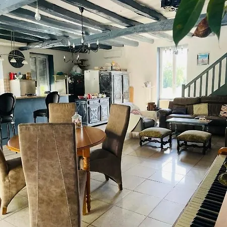 Holiday home Maison De Charme Piscine Chauffee Carlux